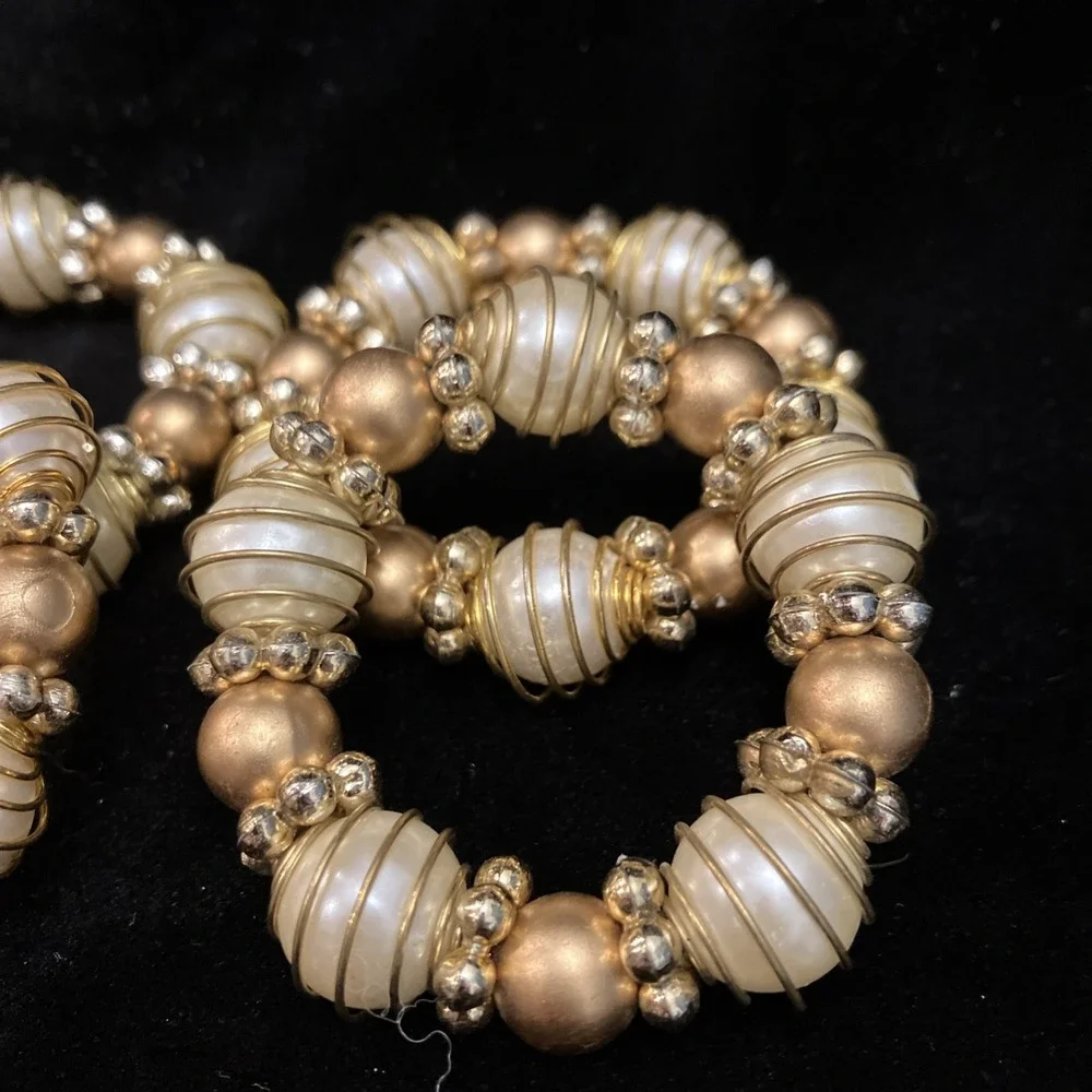 Napkin Rings Faux Pearl & Gold Tone Bead Elegant 2” Set of 4 Dinner Tableware